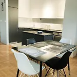 Appartement Cozy 3 Bedroom Duplex In The City Centre *