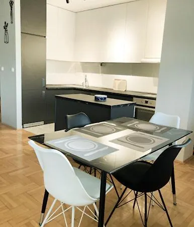 Διαμέρισμα Cozy 3 Bedroom Duplex In The City Centre *