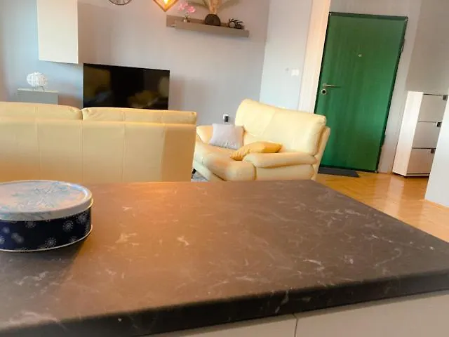 Apartament Cozy 3 Bedroom Duplex In The City Centre *