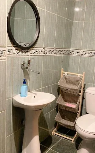 Cozy 3 Bedroom Duplex In The City Centre *